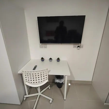 Apartment Leeds 3 Bed En-suites Retreat- Sleeps 9 *