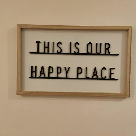 3 Bed En-suites Retreat- Sleeps 9 شقة