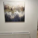 3 Bed En-suites Retreat- Sleeps 9 * Leeds (West Yorkshire)