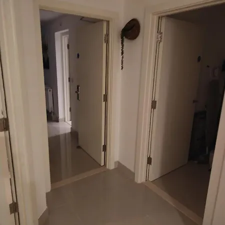 3 Bed En-suites Retreat- Sleeps 9 *