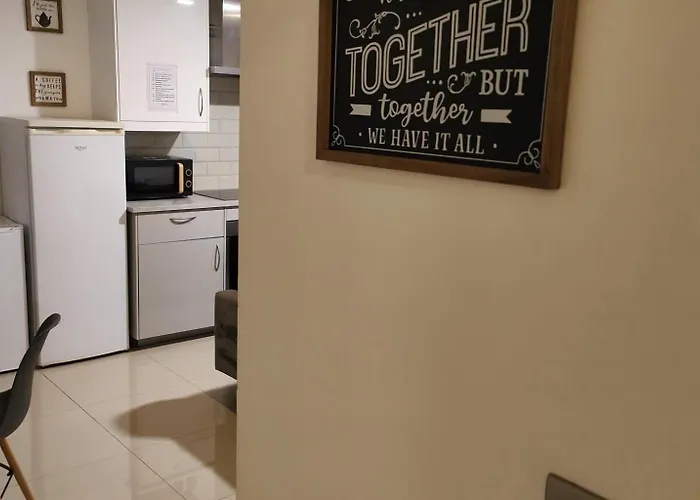 3 Bed En-suites Retreat- Sleeps 9 Leeds (West Yorkshire)