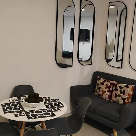 Apartment 3 Bed En-suites Retreat- Sleeps 9 Leeds (West Yorkshire)